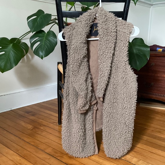 Faux shearling vest - Picture 1 of 3